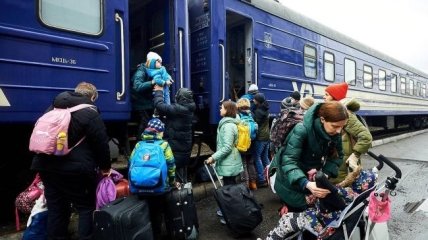 Украинцы уезжают за границу