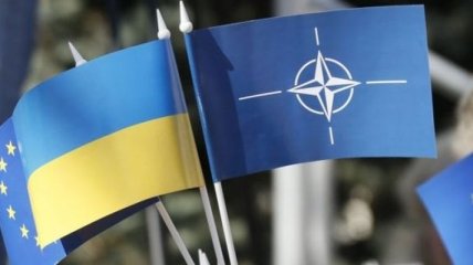НАТО сделало официальное видео об Украине, которое начинается с митинга ПР