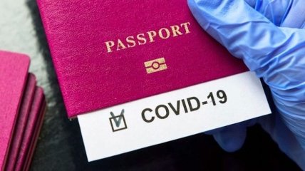 ВОЗ выступила против введения COVID-паспортов: в чем дело