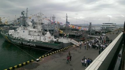 В Одессе проходит Морской фестиваль ко Дню ВМС Украины