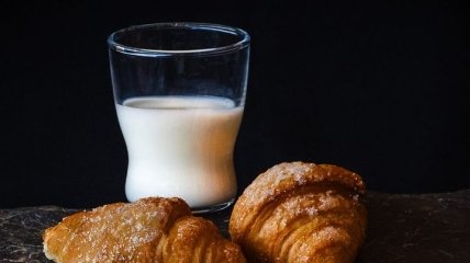 Спасет от старческого слабоумия: пейте молоко и будете здоровы