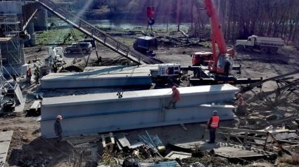 В Станице стартовал монтаж второй металлоконструкции моста (Фото)