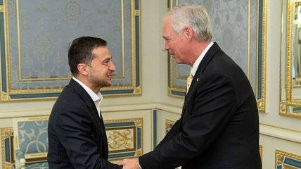 Зеленский обсудил с сенаторами США поддержку Украины