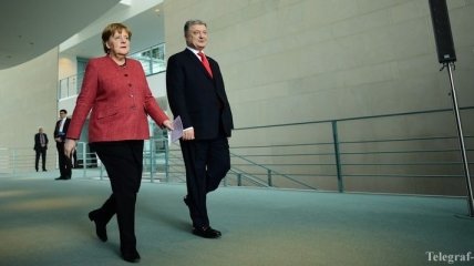 Порошенко и Меркель обсудили "паспортные указы Путина"