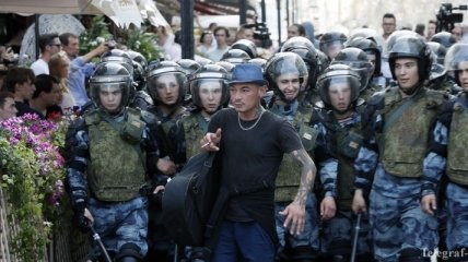 Итоги 27 июля: увольнение Глуховери, крестный ход в Киеве и протесты в Москве 