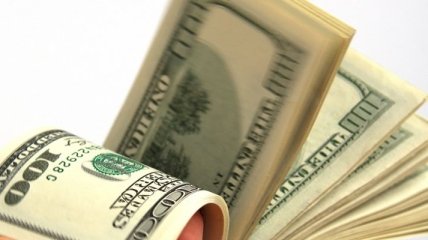 НБУ активно избавляется от евро и покупает доллар