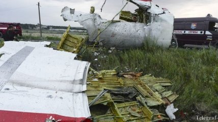 Порошенко: Представителей ОБСЕ на месте авиакатастрофы обстреляли