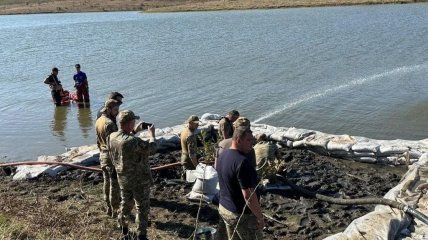 В Молдове в озере Хабовец нашли обломки ракеты