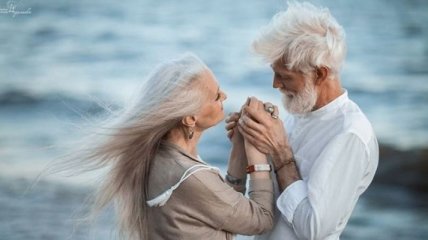 Эта фотосессия красивой пары пенсионеров доказывает, что любовь вне времени (Фото) 