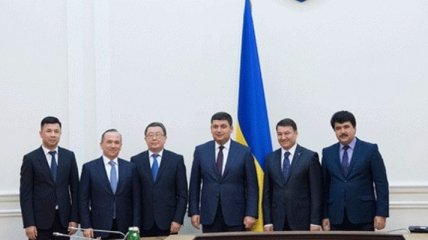 Премьер обсудил с дипломатами сотрудничество Украины и стран Центральной Азии