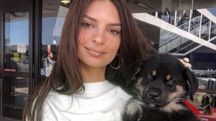 Счастливая Эмили Ратажковски поделилась снимками нового члена ее семьи