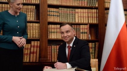 В Польше вступил в силу "исторический" закон