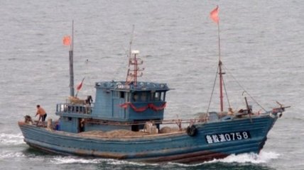 На востоке Китая затонуло рыболовецкое судно, исчезло 13 человек