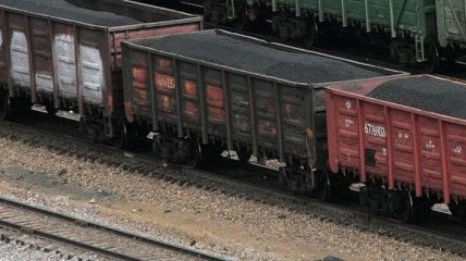 На Луганщине подорвали грузовой поезд с углем