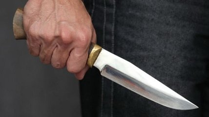 В Марселе мужчина с ножом напал на прохожих