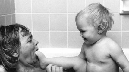 Фотографии 50-летней давности, пропитанные материнской любовью