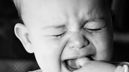 У ребенка режутся зубы: как помочь?