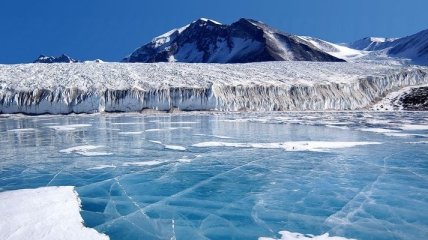 Морские льды Антарктики стремительно начали таять