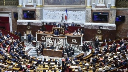 Сенат Франции проголосовал за спорный антитеррористический закон