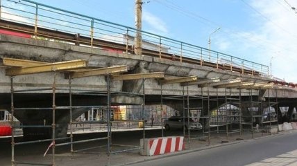 Шулявский мост в Киеве перекрыли: пути объезда