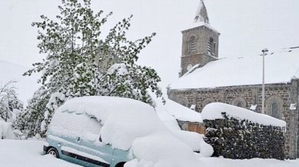 Юг Франции засыпало снегом, объявили предпоследний уровень опасности