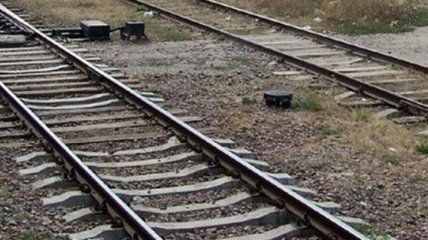 Под Харьковом поезд сбил насмерть молодую женщину