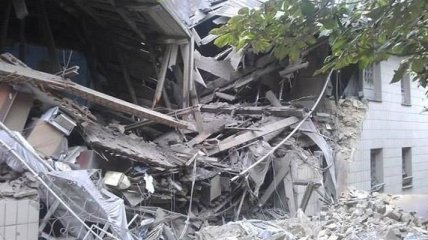 Обрушения жилого дома в городе Снежное: есть погибшие и раненые 
