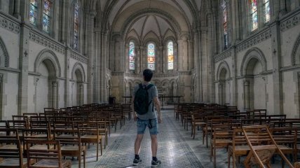 Таинственные и притягательные заброшенные церкви Франции и Бельгии (Фото) 