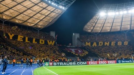 Желтое безумие: 35 тысяч фанатов Динамо Дрезден посетили матч в Берлине (Видео)