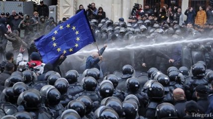 Грузинский "Майдан": силовики задержали около двух десятков протестующих (Фото)