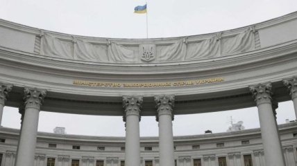 Посольство Китаю передало Україні 4000 масок