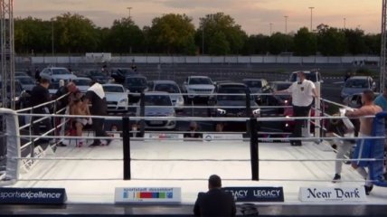 В Германии провели вечер бокса на парковке