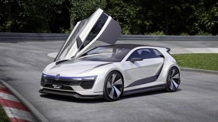 Volkswagen показала концепт Golf GTE Sport