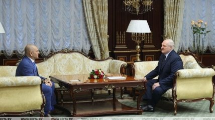 В поисках очередного дна: украинцы обсуждают встречу Лукашенко со "слугой" Шевченко