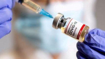 Украина может получить вакцину от COVID-19 при помощи Польши: детали переговоров   