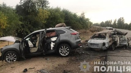 Жахливе ДТП в Запорізькій області: двоє людей загинули в палаючій машині, ще п'ятеро постраждали