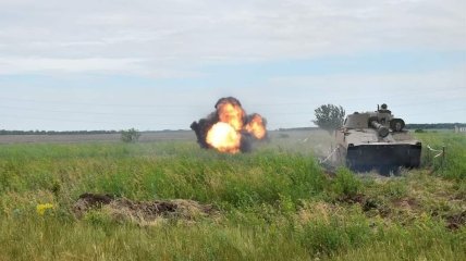 Украинские морпехи отрабатывают стрельбу