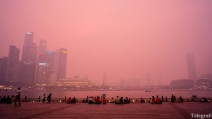 Сингапур окутан сильнейшим за всю историю смогом