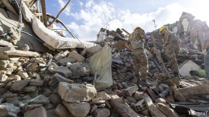 Спасатели нашли еще тела погибших в землетрясении в Италии