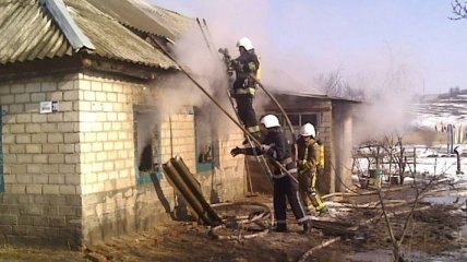 Оставшись без присмотра матери, при пожаре на Кировоградщине погибли трое детей 