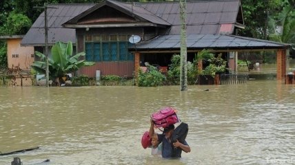 В Малайзии эвакуировали более 60 тысяч человек 