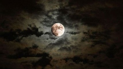 Что изменило форму Луны?