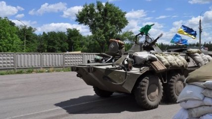 СНБО: Боевики обстреляли блокпосты под Славянском