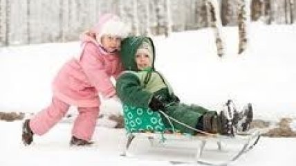 Аллергией чаще страдают зимние дети