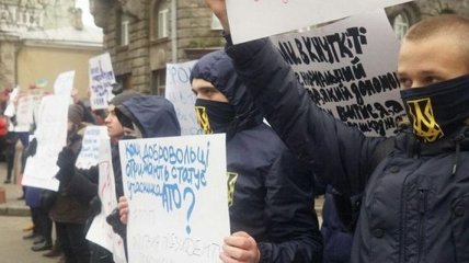 "Азовцы" двинулась в сторону Администрации Президента
