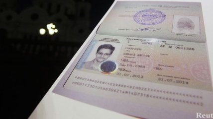 Эдвард Сноуден остался в России из-за аннулированного паспорта