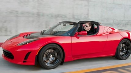 Tesla увеличила запас хода модели Roadster