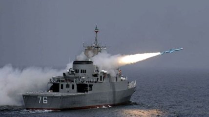 Иран проводит масштабные учения флота