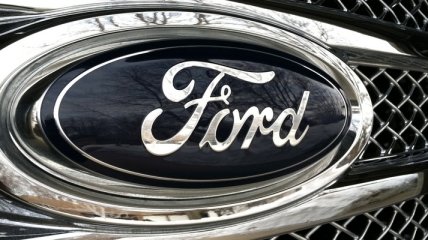 Ford запатентовал автомобиль со встроенным мотоциклом