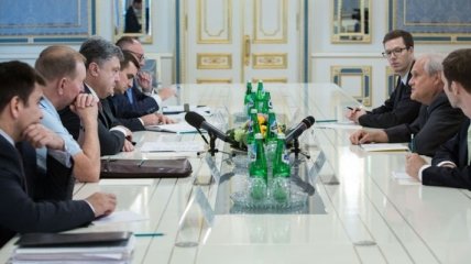 Порошенко призвал определить механизм проведения выборов на Донбассе